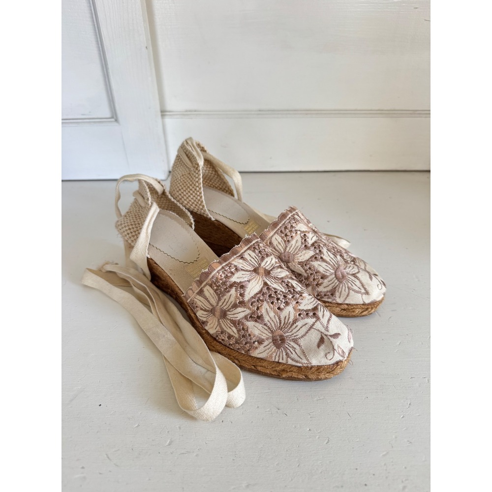 Miz Mooz floral embroidered espadrilles size 38‎ (7.5-8)